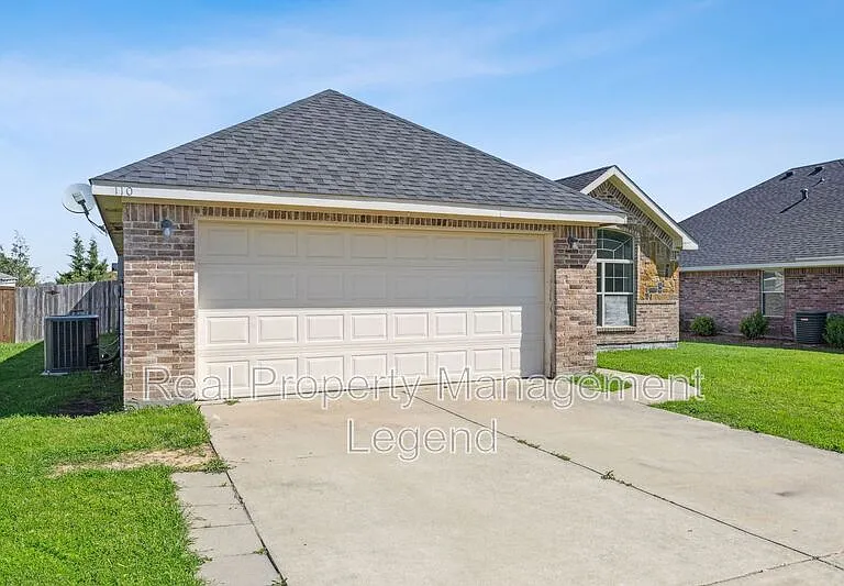 110 Magnolia St — Photo 3