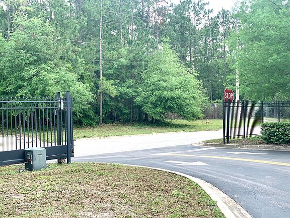 4th image of 6510 Columbia Park Dr