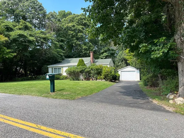 176 N Side Rd, Wading River, NY 11792