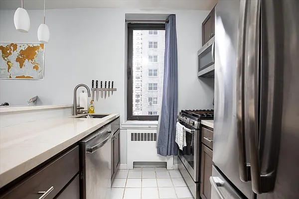 Sold by Remax City Square | media 12
