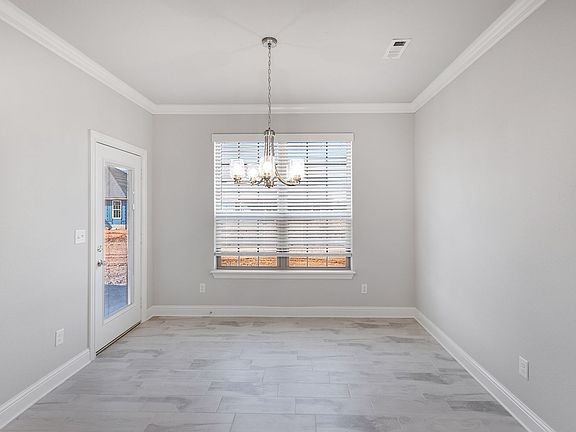 2nd image of 500 Piper Ln