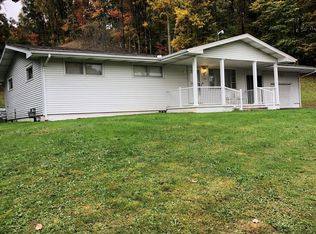 335 Midway Rd, Crab Orchard, WV 25827