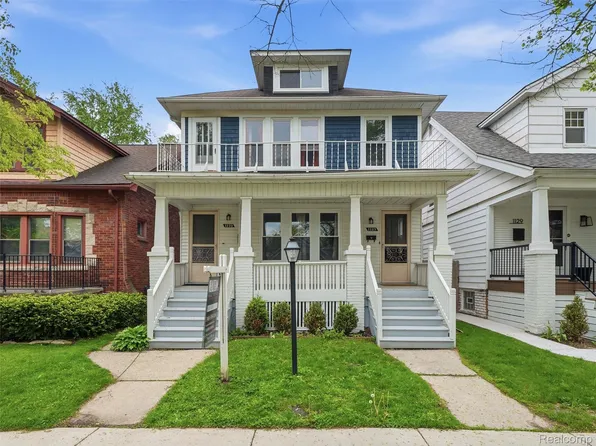 1123 Wayburn St, Grosse Pointe, MI 48230