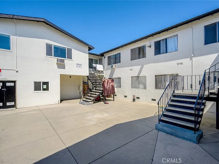 6915 Coldwater Canyon Ave — Photo 17