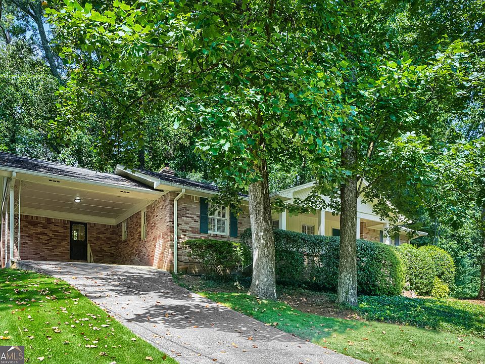 1st image of 2737 Overlook Dr NE
