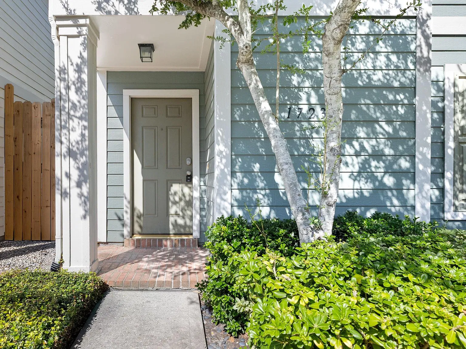 2 bed, 2.0 bath, 1459 sqft, $2,100 — Photo 4