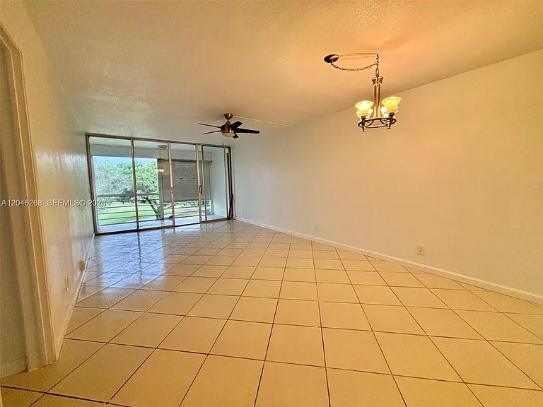 9411 Evergreen Pl #303 — Photo 6