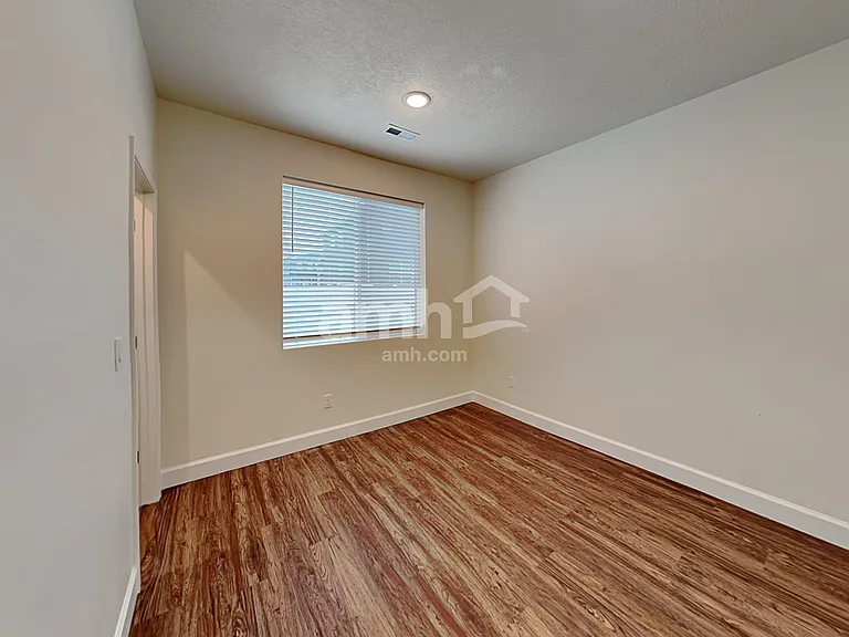 2403 E Surry Way — Photo 15