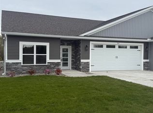 7615 Cole Ln, Midland, MI 48642