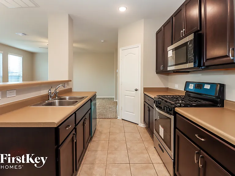 9935 Yanet Grove Ln — Photo 6
