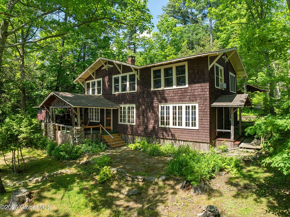 3031 N Lake George Way