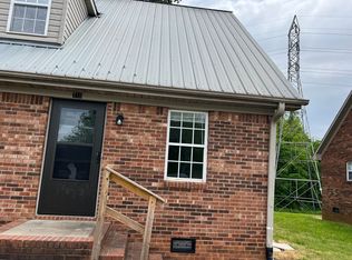 710 Dixie St, Lexington, NC 27292