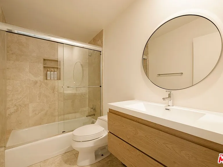 3600 Mandeville Canyon Rd — Photo 17