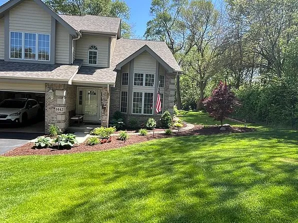 1442 Carriage Oaks Ct, Dyer, IN 46311