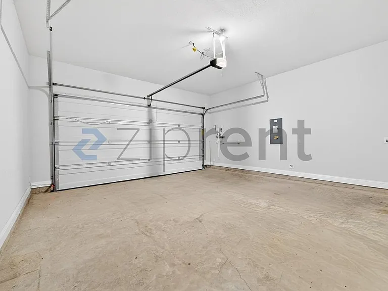 8451 Bronzegate Trl — Photo 33