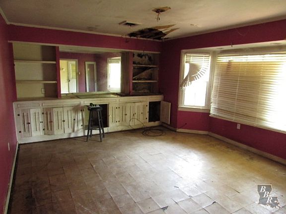 4th image of 114 Rubaiyat St