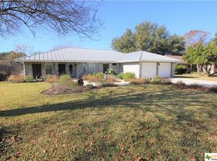 1211 Clearwater Dr, New Braunfels, TX 78130