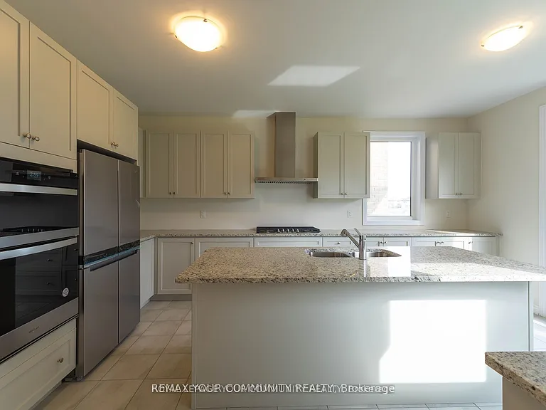 43 Tweedhill Ave — Photo 18