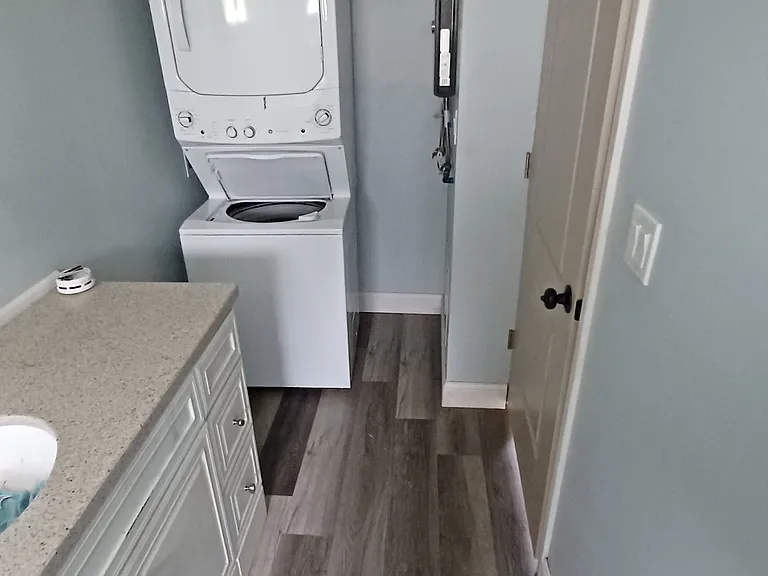2722 Pratt St #A — Photo 2