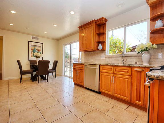 5th image of 1654 Melody Ln