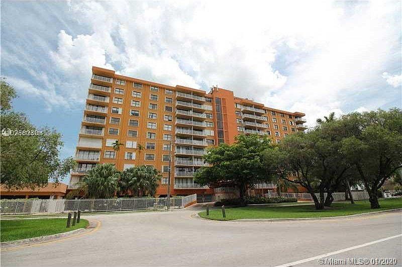 1st image of 2450 NE 135th St APT 804
