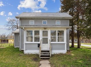 302 Adams St, Waterloo, IA 50703