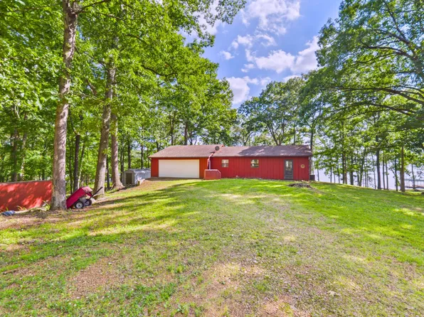 865 Pittman Dr, New Concord, KY 42076