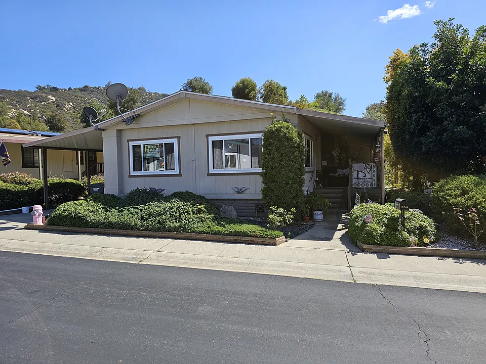 8975 Lawrence Welk Dr #364