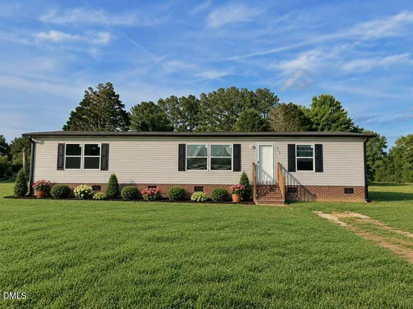313 Old Country Ln, Selma, NC 27576