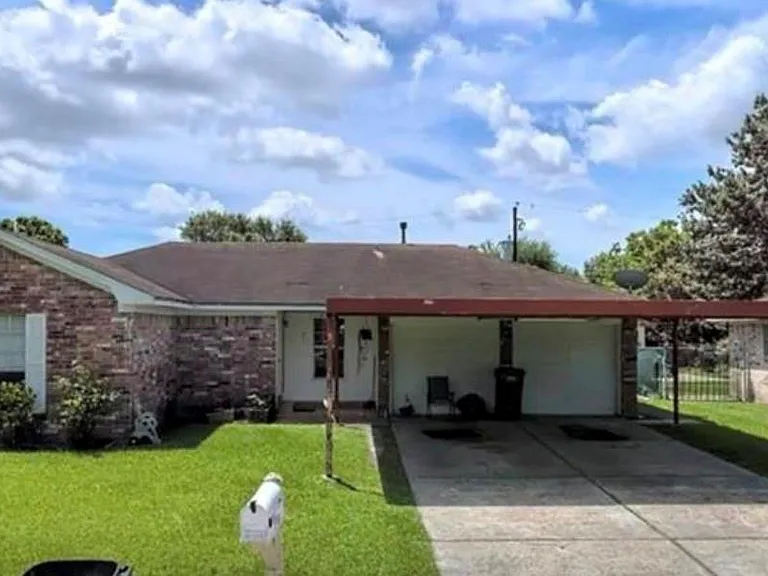 805 Northbend Dr — Photo 1