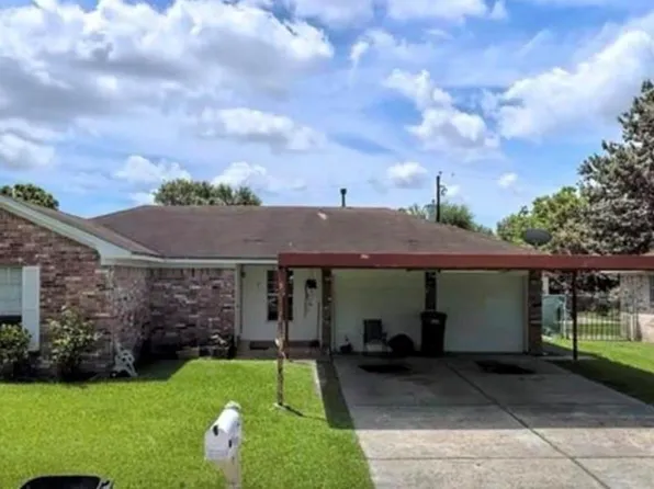 805 Northbend Dr, Baytown, TX 77521