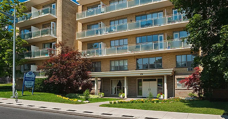276 Saint Clair Ave W — Photo 3