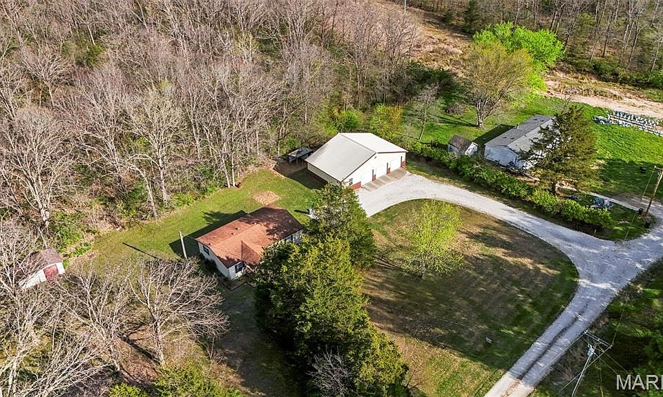 1st image of 290 Chapman Farm Rd