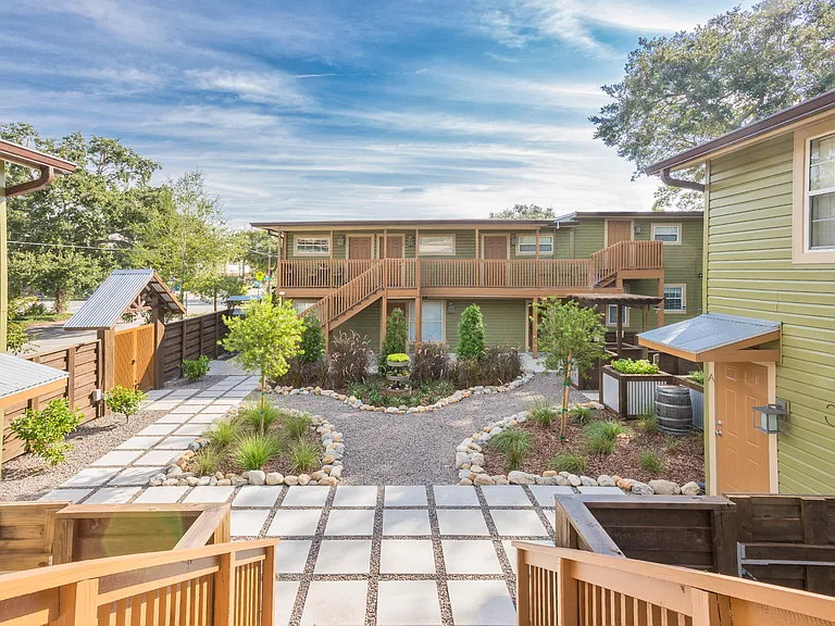 301 S Gomez Ave #G — Photo 11