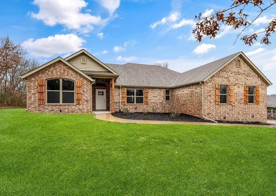 1st image of 5 Florence Ln