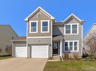 607 Nantucket Dr, Lansing, MI 48906