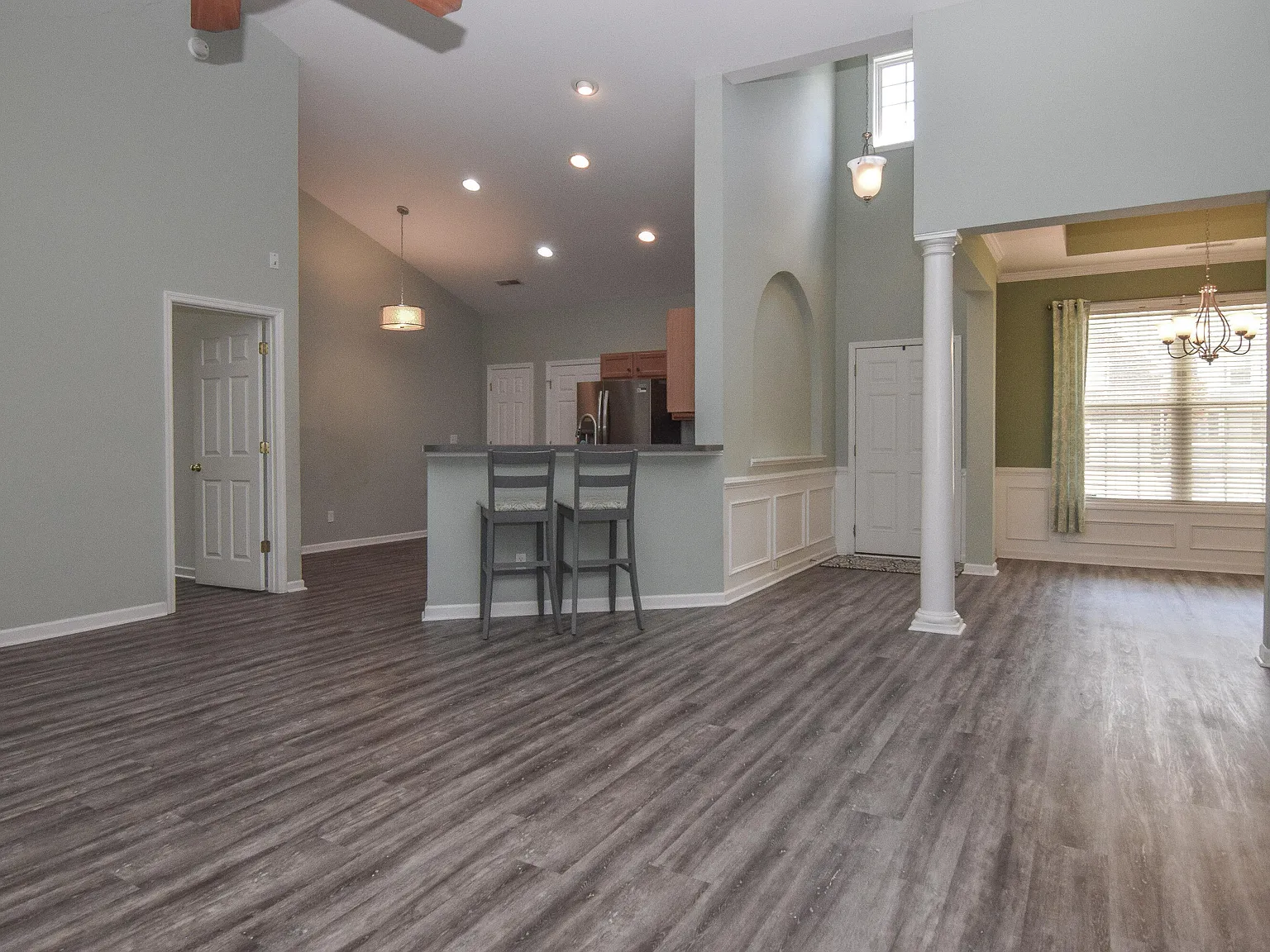 3 bed, 2.0 bath, 1662 sqft, $2,400 — Photo 4