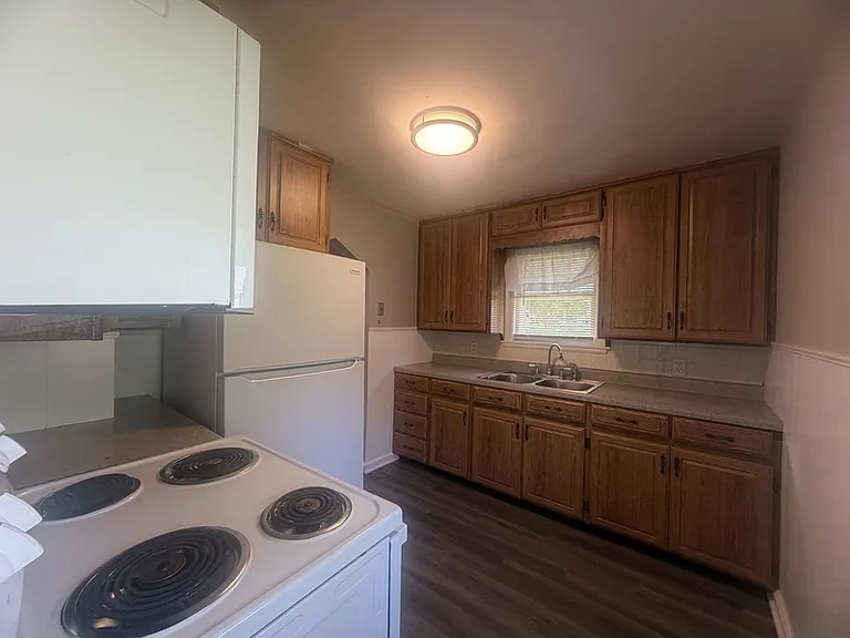 515 W Southside Blvd — Photo 10