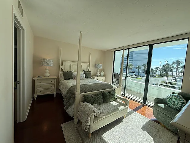 928 Boulevard Of The Arts — Photo 19