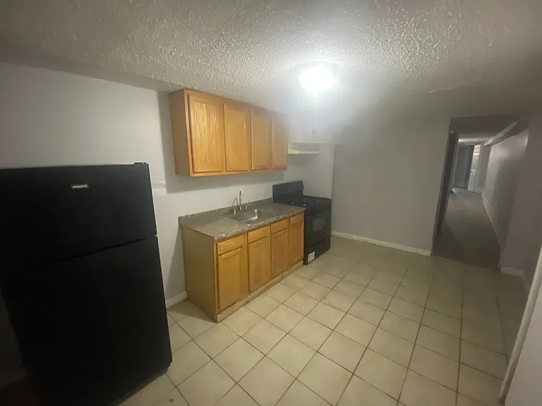 2572 McCulloh St — Photo 14