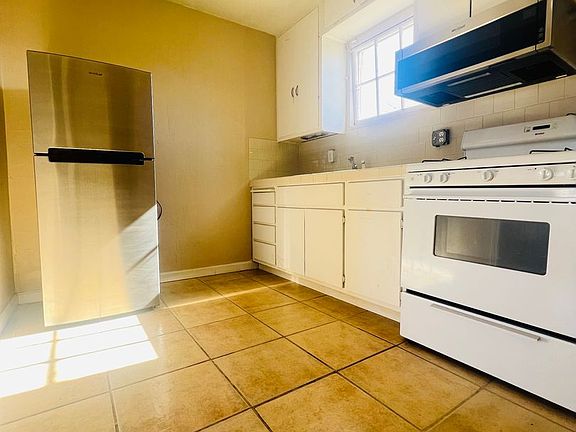 5th image of 117 W Robertson Rd #B