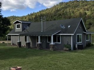 8465 E Antelope Rd, Eagle Point, OR 97524