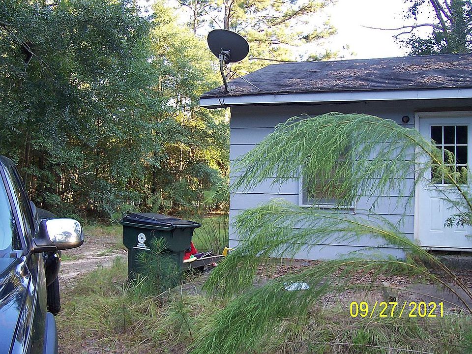 2nd image of 8 Sunset Dr