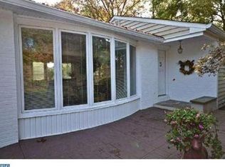 18 Sky View Dr, Hopewell, NJ 08525