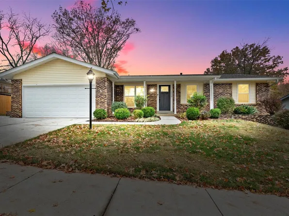 1119 Grenadier Ln, Ballwin, MO 63021