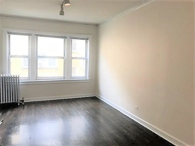 4006 1/2 N Kenmore Ave #2W — Photo 2