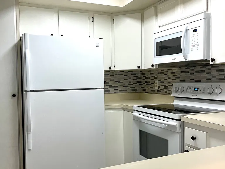 1432 SW 25th Pl — Photo 13