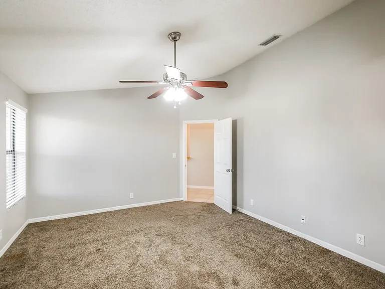 487 SW 169th Ter — Photo 12