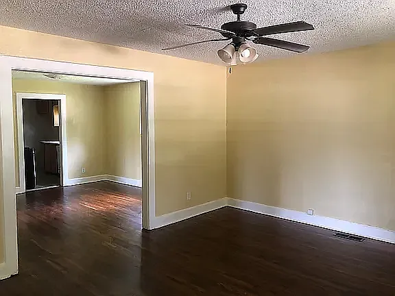 3739 S Tacoma Ave — Photo 3