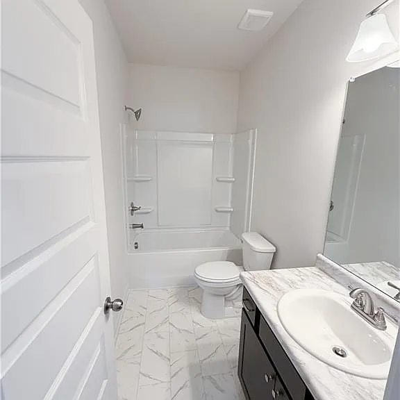 145 Oak St — Photo 14